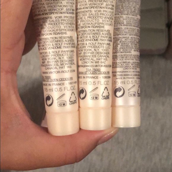 🌸Viktor & Rolf Flowerbomb🌸 - Picture 7 of 7